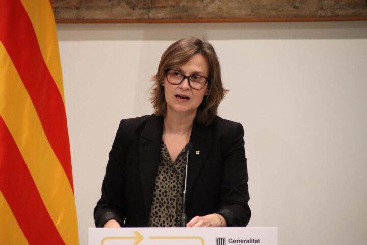 La consellera d'Acció Exterior Meritxell Serret, durant la presentació del pla de retorn dels catalans a l'exterior (fotografia: Mariona Puig / ACN).