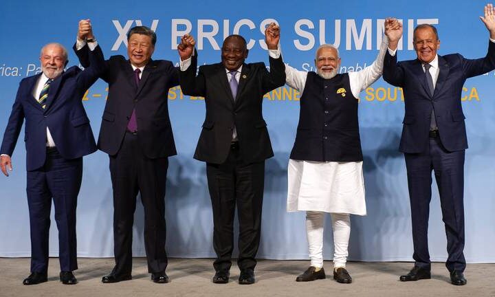 Lula da Silva, Xi Jinping, Cyril Ramaphosa, Nerenda Modi i Serguei Lavrov en la darrera reunió dels BRICS, a Sud-àfrica (fotografia: Alet Prtorius/EFE).