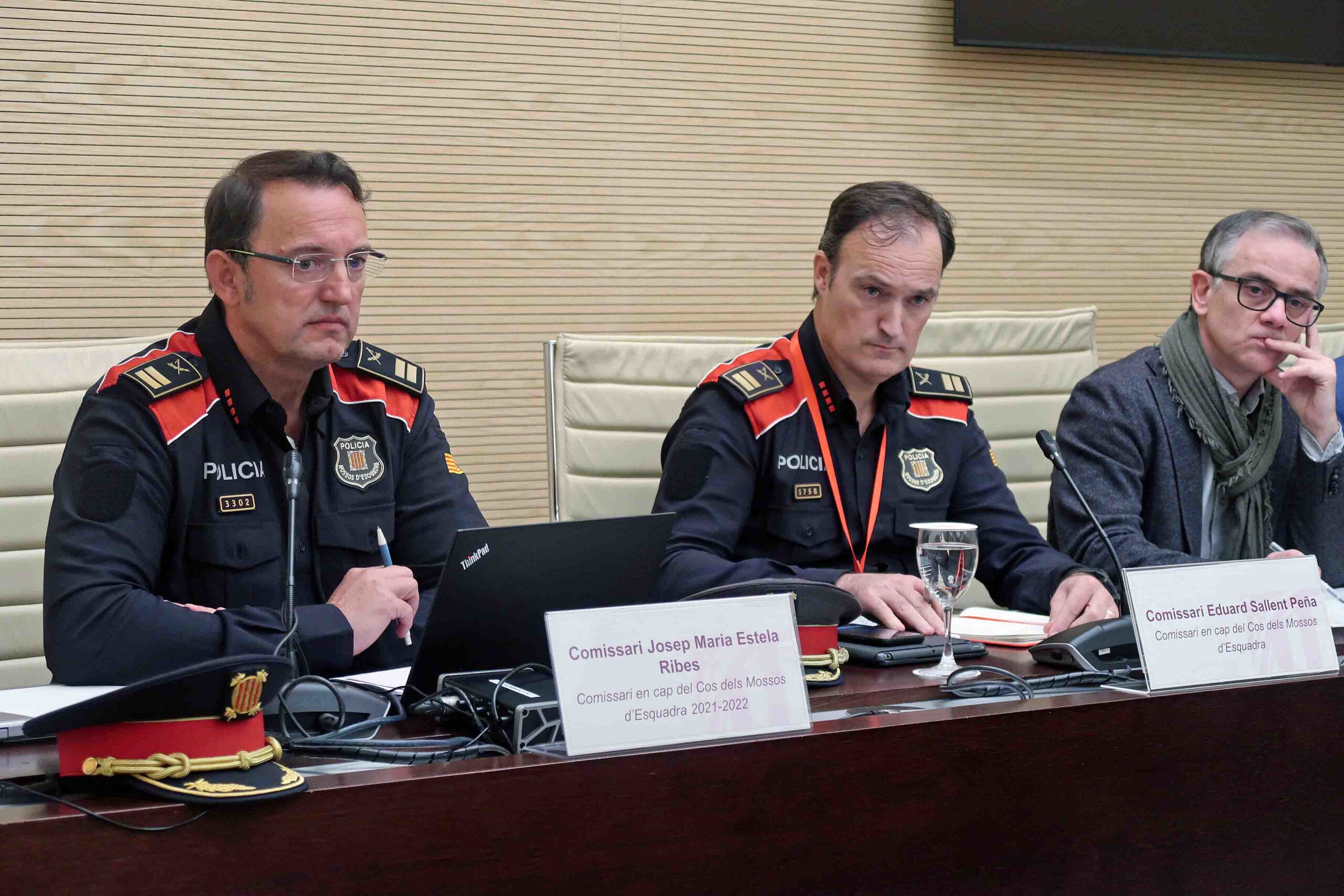 El comissari en cap durant la compareixença parlamentària de divendres passat (fotografia: ACN).