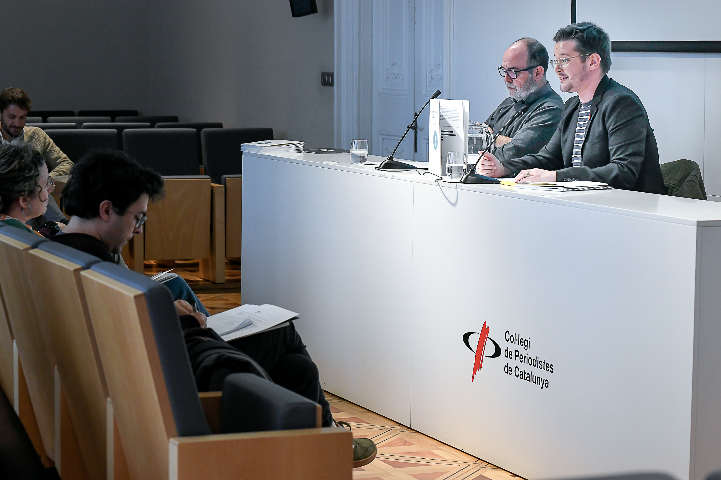 Abans-d'ahir al Col·legi de Periodistes durant la conferència de premsa convocada per l’AELC (fotografia: de Carme Esteve / AELC).