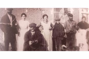 Cambreres, cuineres i guardes jurats de la finca de Vallmanya, Cal Macià, cap a l’any 1912 (fotografia publicada a ‘Francesc Macià vist per la seva filla Maria’ el 1989).