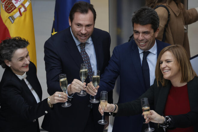 Els socialistes tiben la corda de les relacions amb Compromís, que insisteix que encara hi ha molt de marge per a negociar