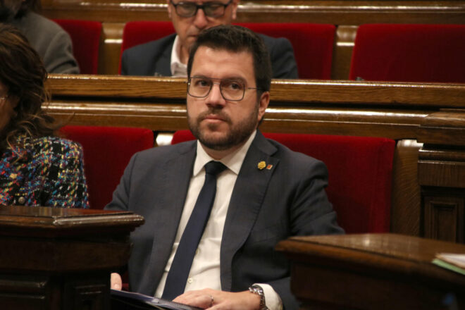 El PSC, Junts i la CUP s’ofereixen a negociar el pressupost però Aragonès no tria socis