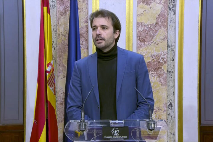 El portaveu de Podem Javier Sánchez Serna anunciava, ahir, el pas dels seus diputats al grup mixt del congrés espanyol