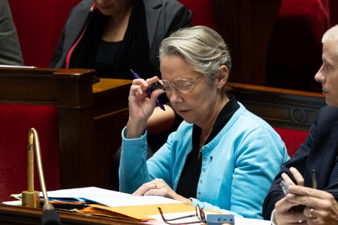 La primera ministra francesa diu ara que la reforma migratòria podria contravenir la constitució