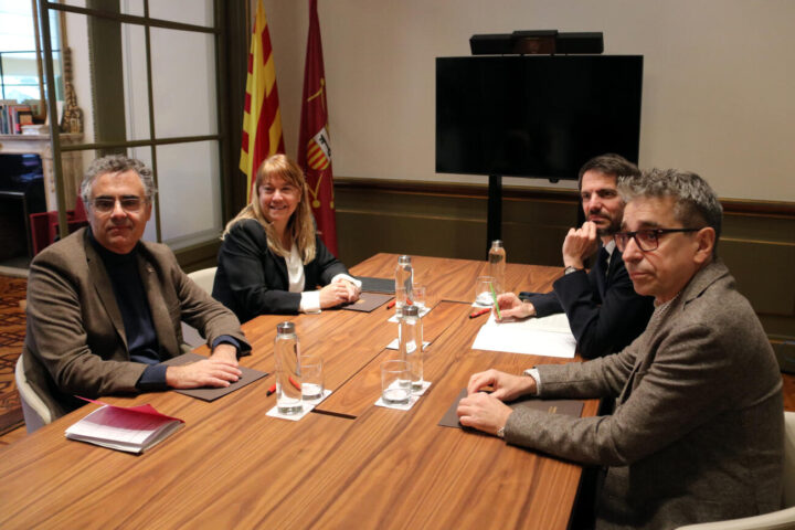 La consellera de Cultura, Natàlia Garriga, i el ministre de Cultura espanyol, Ernest Urtasun, al Departament de Cultura (fotografia: ACN).