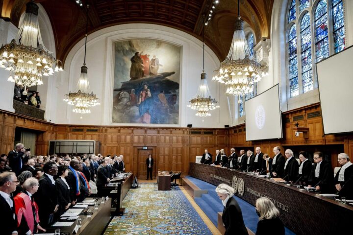 Començament de la sessió al Tribunal Internacional de Justícia (fotografia: Remko De Waal).