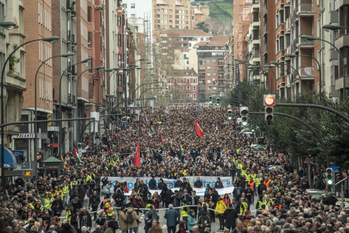 Un moment de la manifestació (fotografia: EFE/Javier Zorrilla).