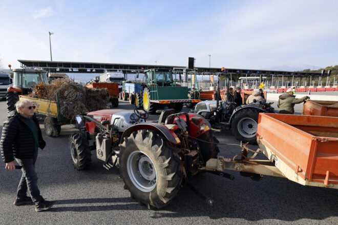 El sector agrari convoca una tractorada i una manifestació el 29 de gener a València contra les polítiques europees