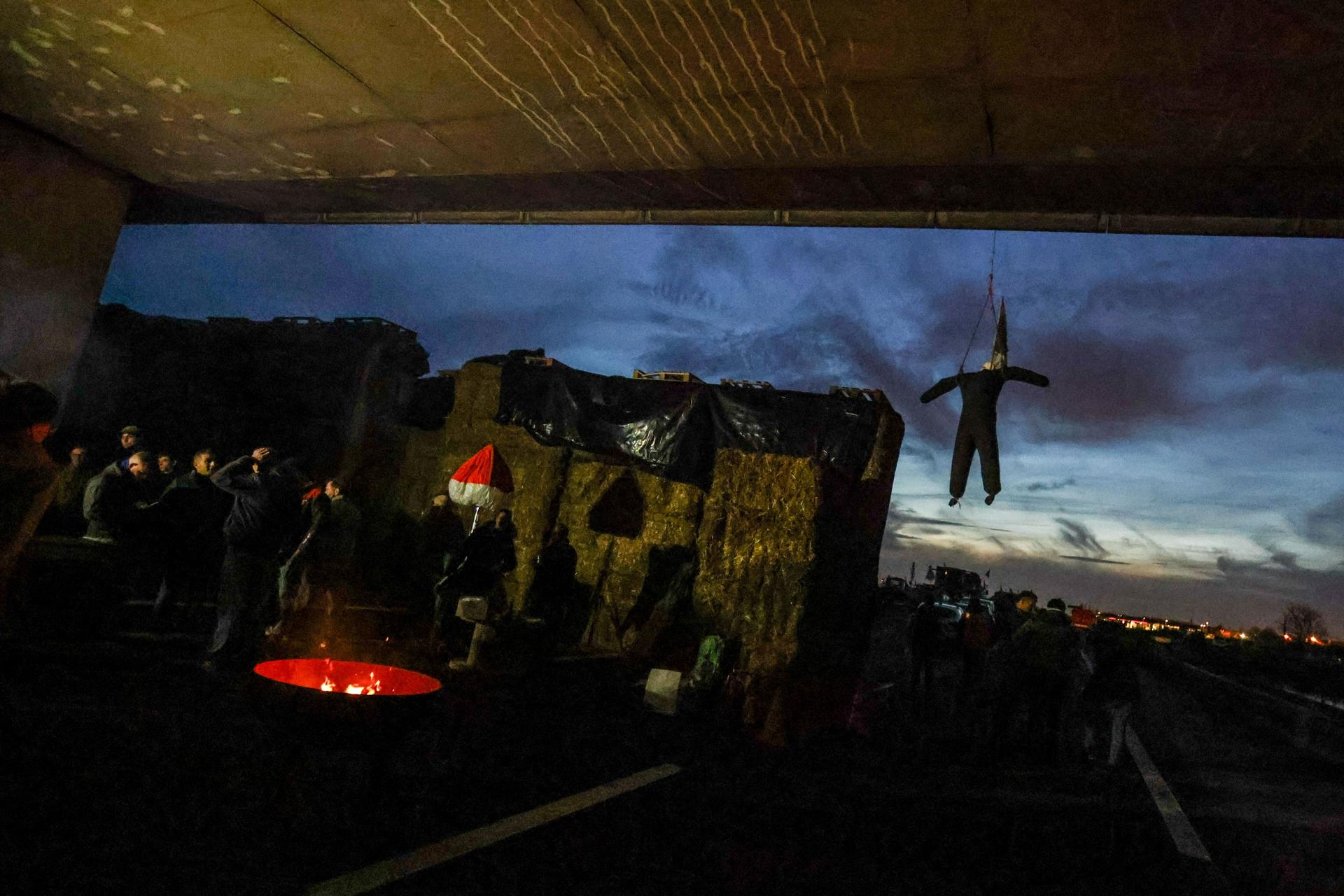 Un dels talls de carretera d'anit, a l'autopista A4, a Jossigny (fotografia: Mohàmmed Badra).