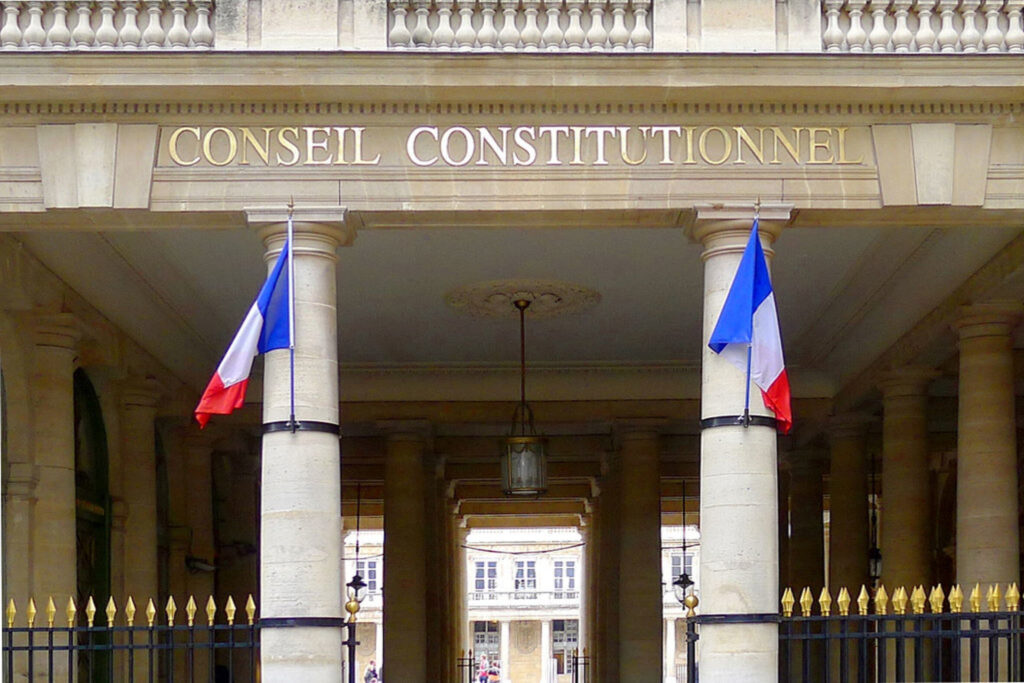 The French Constitutional Council condemns more than a third of the controversial immigration law