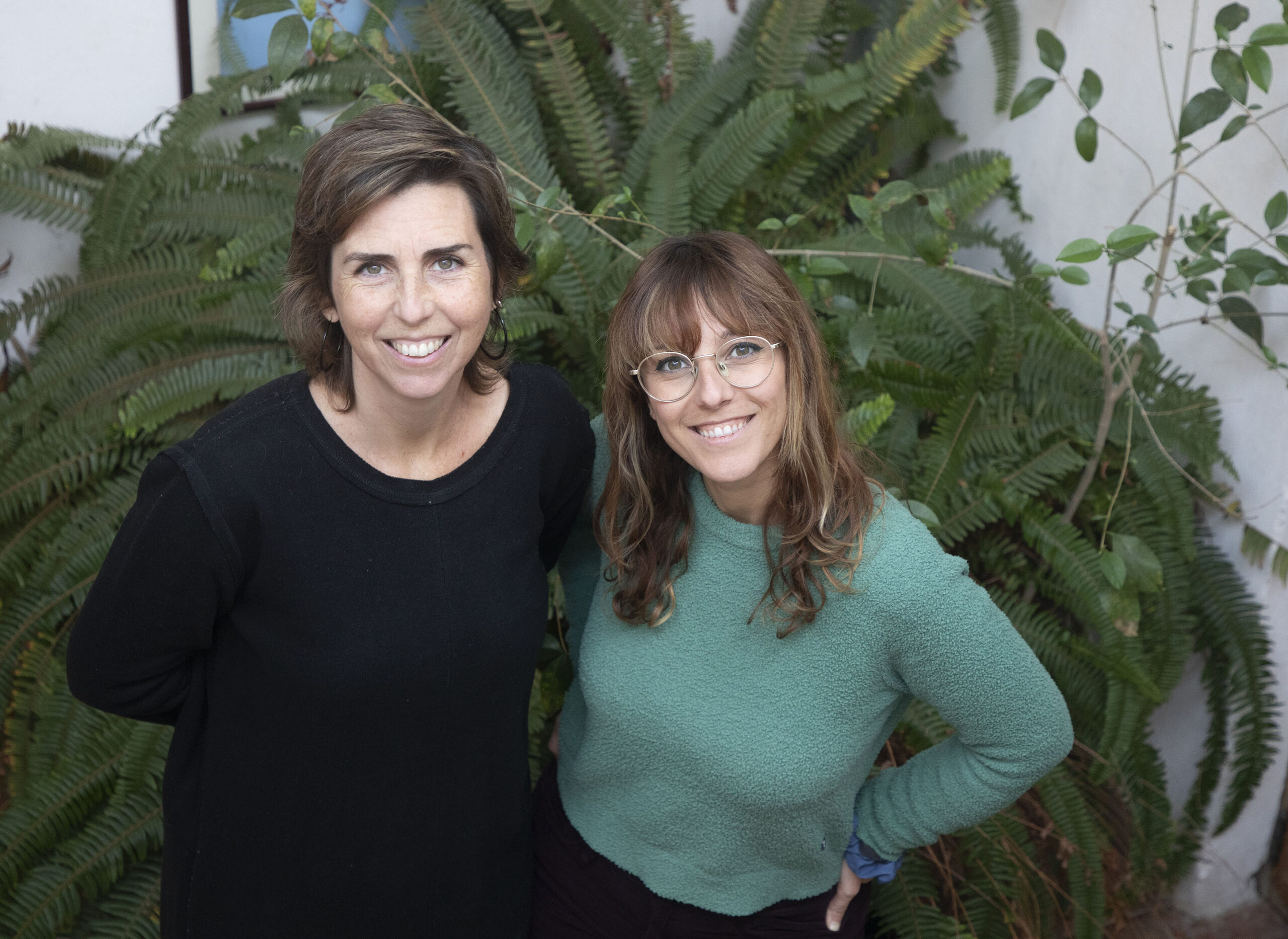 Margalida Ramis (esquerra) i Xesca Sastre (dreta), presidenta i membre de la nova junta del GOB (fotografia: Clara Margais).