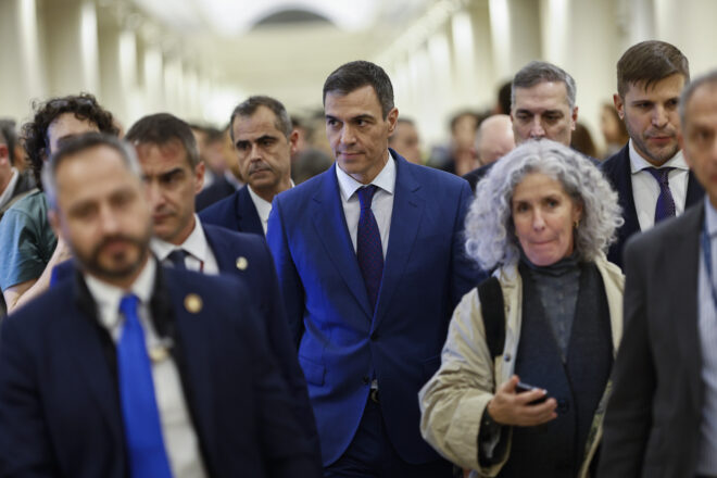 Sánchez compareix al congrés espanyol per provar de salvar la legislatura després del cas Cerdán