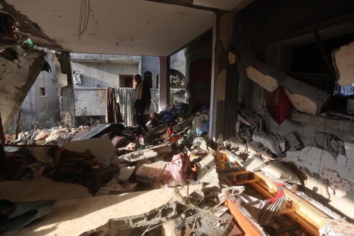 Imatge d'arxiu d'una casa destrossada (fotografia: Europa Press/Contacto/Khaled Omar).