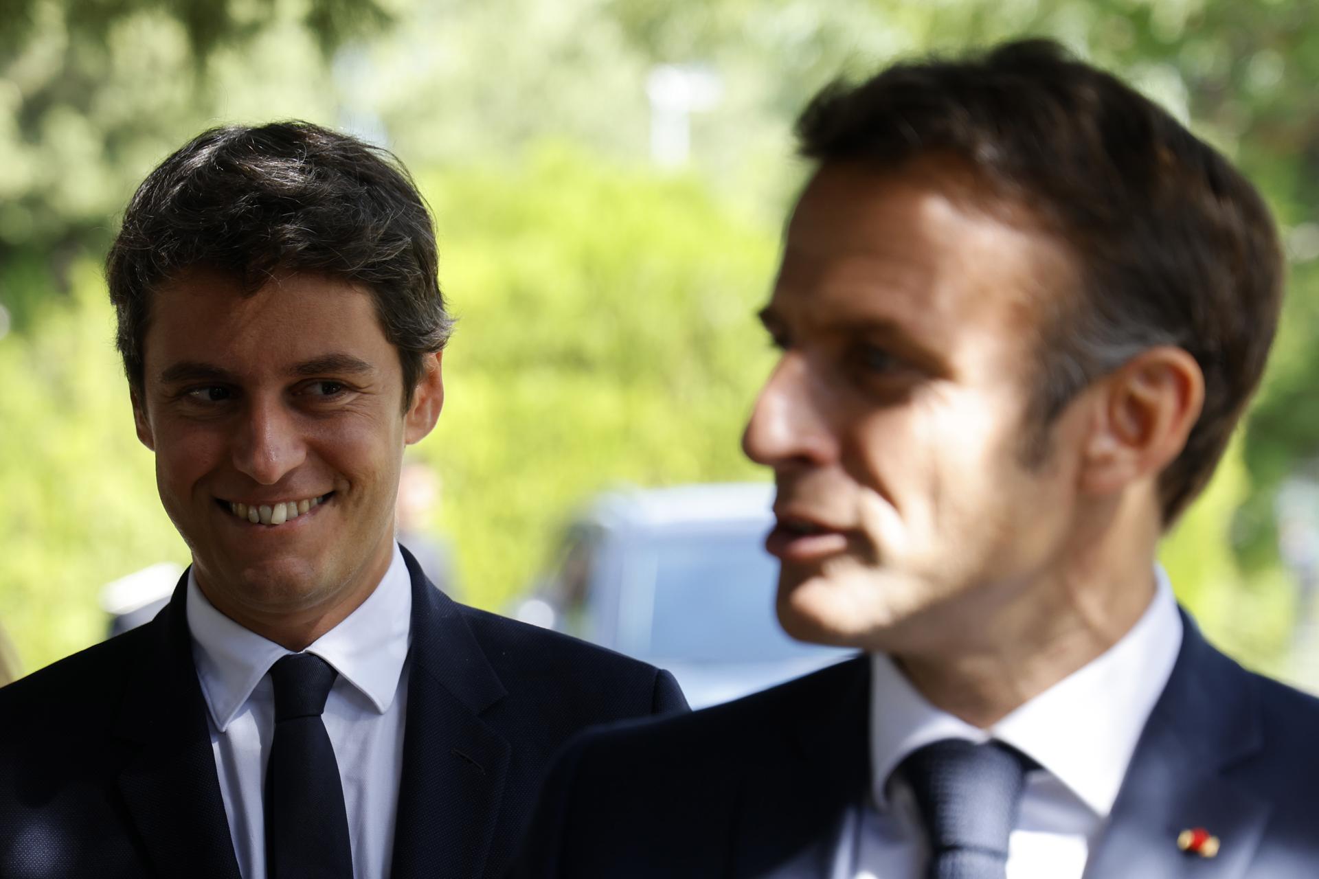 Attal i Macron, al setembre de l'any passat. (Fotografia de Ludovic Marin)