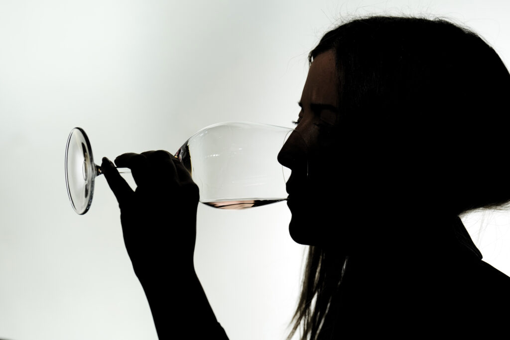 “Beveu ara i no begueu més”: els secrets de l’imperatiu