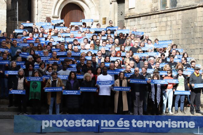 “Protestar no és terrorisme”: dues-centes personalitats contra la criminalització del Tsunami Democràtic