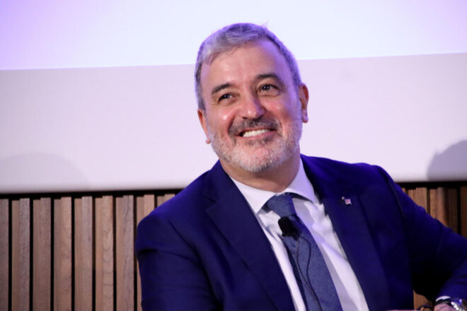 Collboni diu que mantindrà la tramitació del pressupost de Barcelona