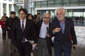 Puigdemont eixint de la comissaria, el divendres 18 d'octubre de 2019.