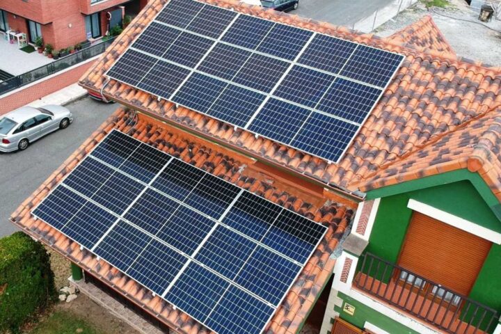 L’autoproducció solar ha estat una de les poques bones notícies del sector renovable a Catalunya, malgrat que ara com ara hi ha una tendència a la baixa en el segment residencial.