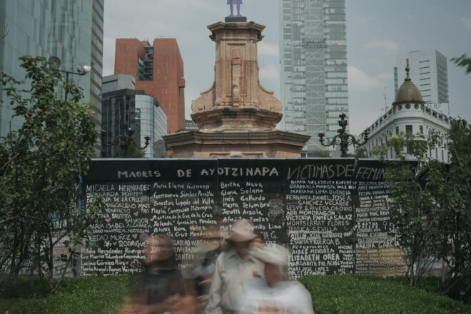 Una campanya contracultural transforma els monuments de la ciutat de Mèxic