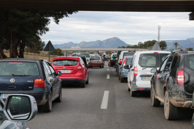 Reoberta parcialment la AP-7 després de gairebé un dia de protestes dels pagesos
