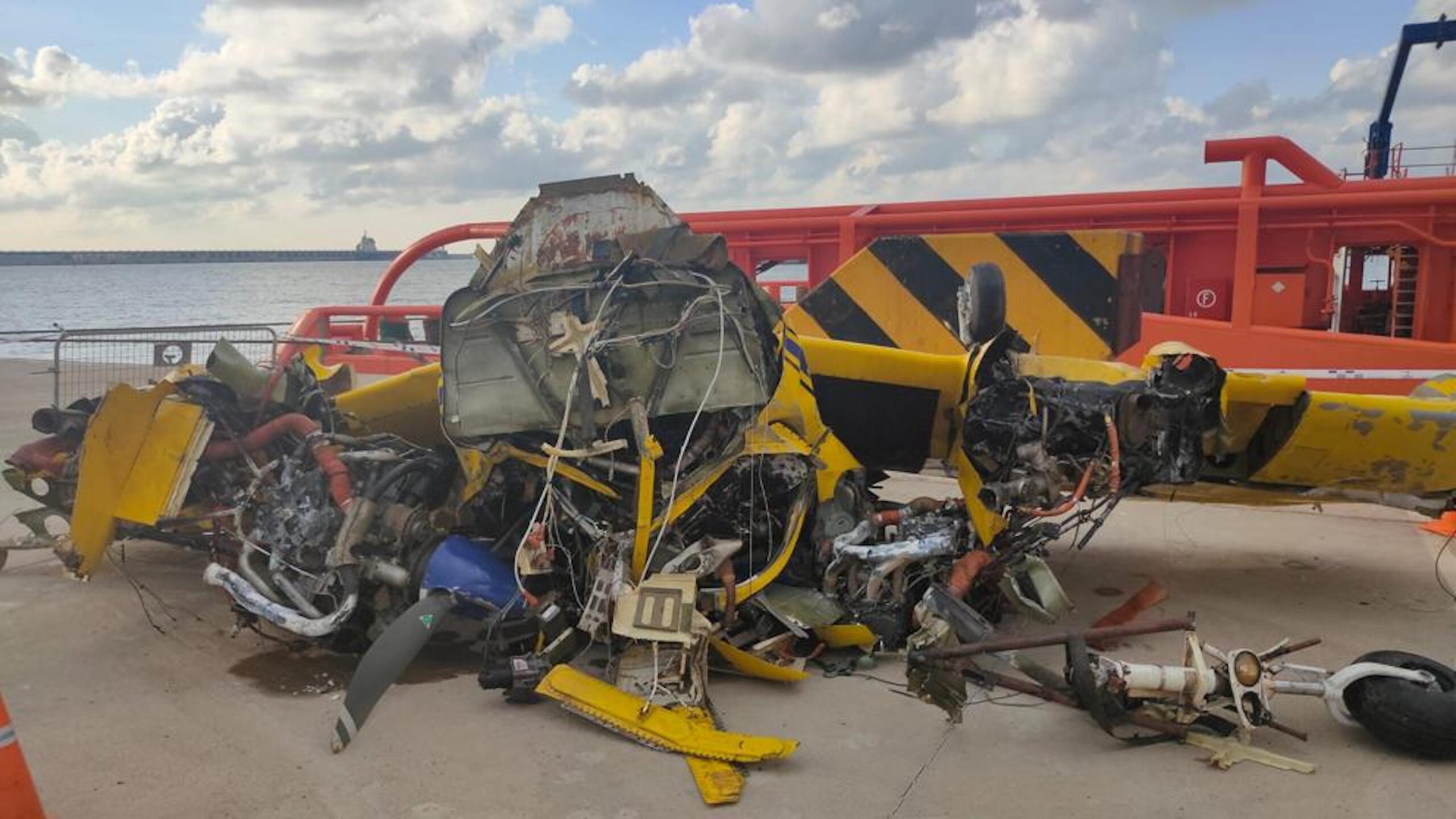 Imatge de l'avioneta que estava submergida a cent tretze metres (fotografia: Guàrdia Civil).