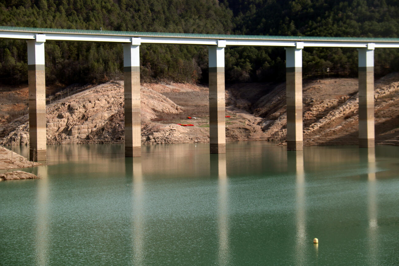 Una imatge del pantà de la Baells fa poques setmanes, abans de les darreres pluges.