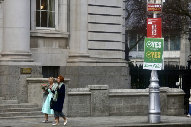 Irlanda vota en contra de treure de les referències masclistes de la constitució