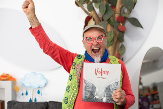 Dani Miquel: “Vaig més enllà de cantar en valencià, adoctrine els xiquets en l’estima de la nostra cultura”