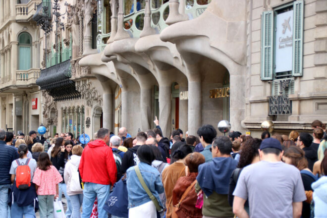 La Cambra de Comerç de Barcelona avisa que el turisme no pot tenir un creixement infinit
