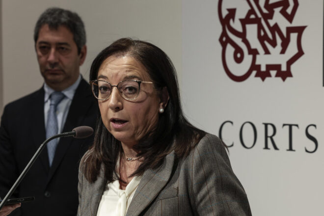 Compromís denuncia que Llanos Massó va anar a la reunió de Vox a Madrid amb cotxe oficial