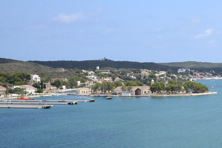 La base naval del port de Maó (Fotografia: Prats i Camps)
