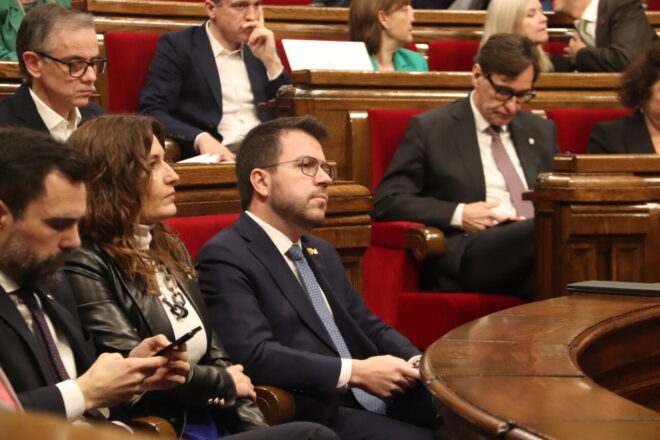 Nervis al parlament: el vot de Casol i l’absència d’un diputat de Vox condicionen la tramitació del pressupost