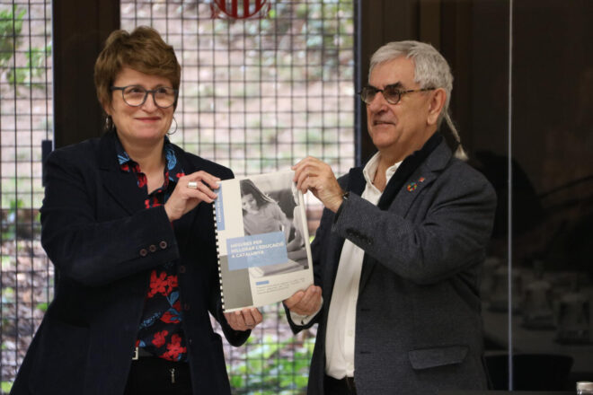 Els experts d’Educació plantegen de recuperar la sisena hora i tenir més docents