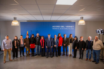 Els integrants de l'acord del Vernet amb Carles Puigdemont al centre.