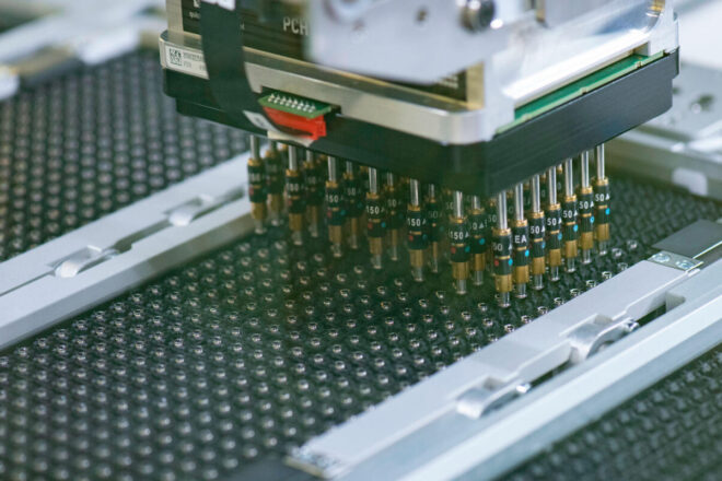 La catalana LuxQuanta capta ajudes europees per a impulsar la comercialització del seu xip fotònic