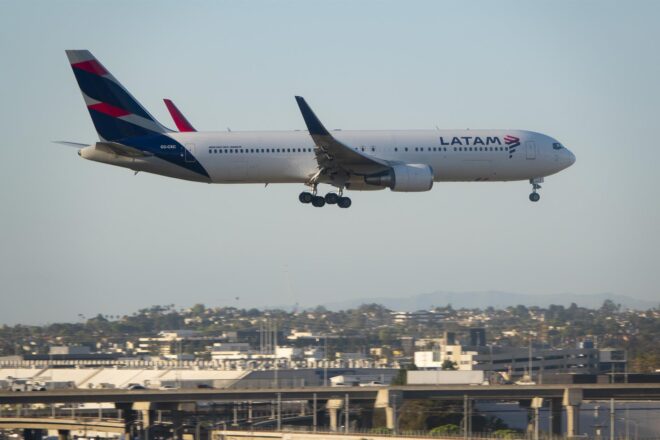 Cinquanta ferits pel cap baix per un problema tècnic en un vol a Nova Zelanda