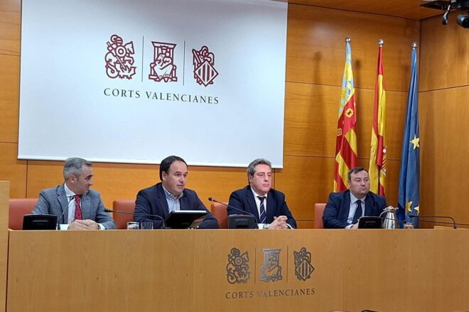 PP i Vox registren tres lleis en les Corts que capgiren l’edifici legislatiu del Botànic