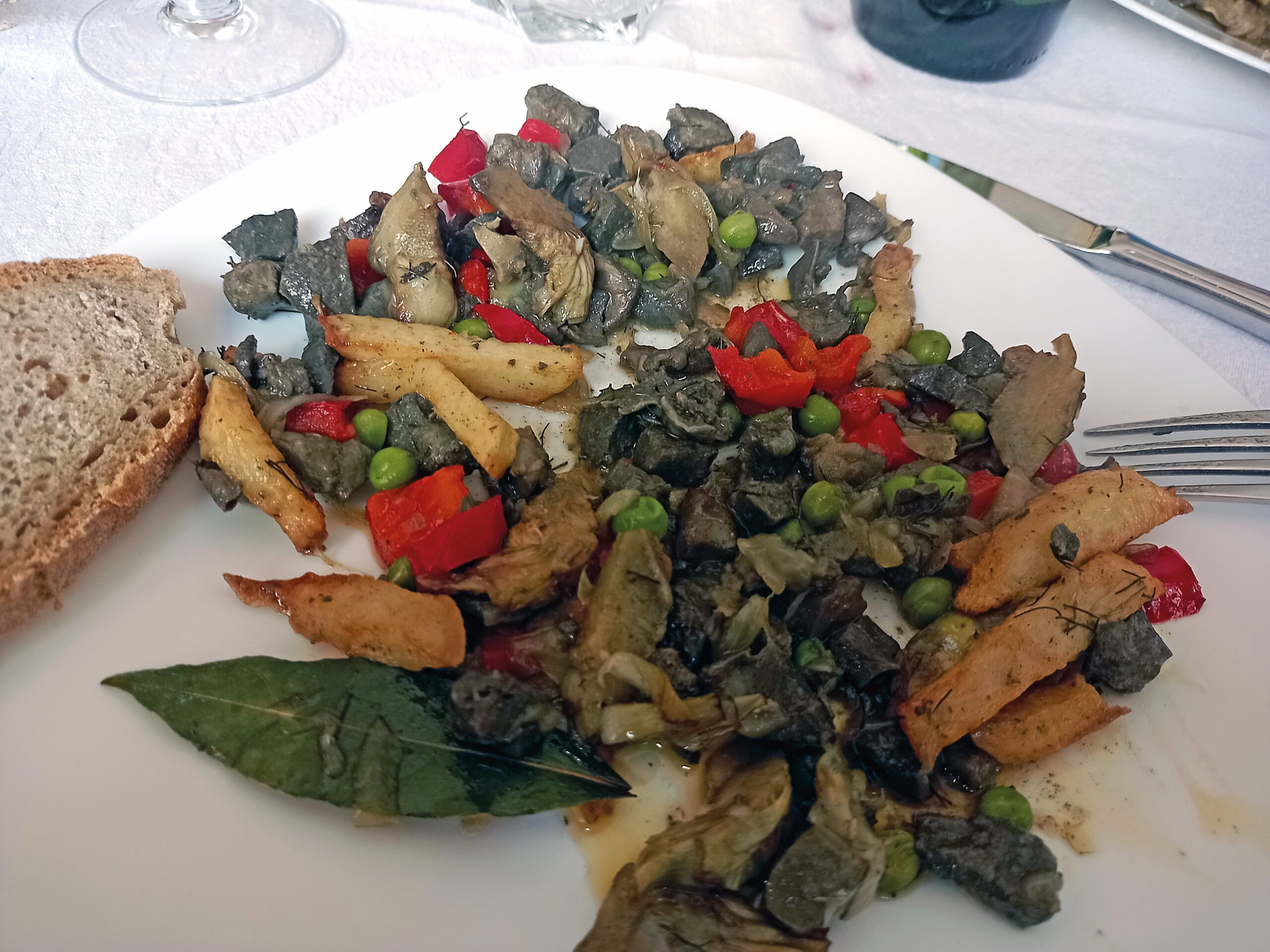 Un plat de frit, un dels elements estrella de la cuina de Setmana Santa.