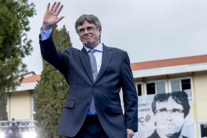 Carles Puigdemont alerta els seus candidats: “Us posaran una diana a sobre”