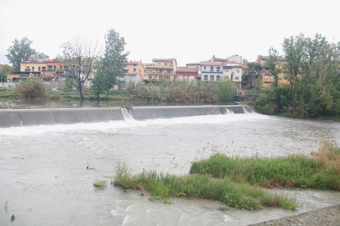 La resclosa del Ter al seu pas per Roda de Ter (fotografia: ACN / Lourdes Casademont).