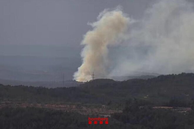 Alerta per un incendi forestal a la Serra de les Fites, a la Terra Alta