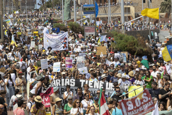 Manifestacions històriques a les Illes Canàries contra el turisme
