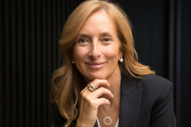 Qui és Anna Navarro, la número dos de Puigdemont a les eleccions?