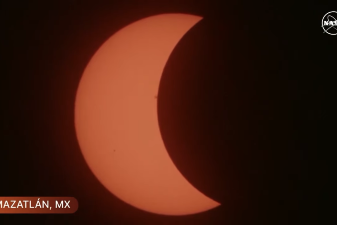 [VÍDEO EN DIRECTE] L'eclipsi solar total d'Amèrica, a punt d'arribar al punt de màxima esplendor