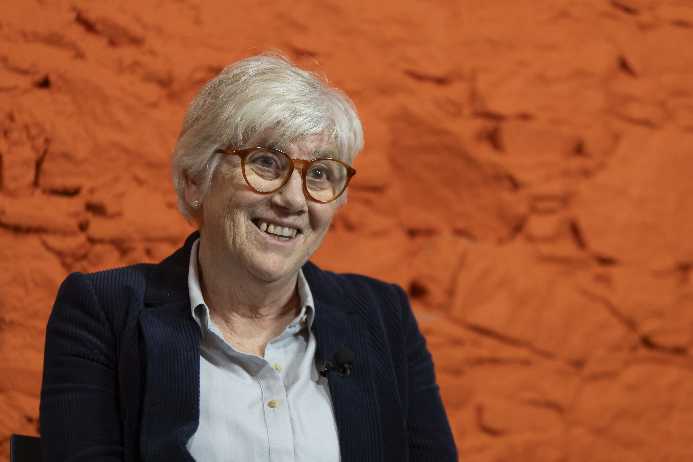 Clara Ponsatí, cap de llista d'Alhora a les eleccions a Catalunya 2024 (fotografia: Albert Salamé).