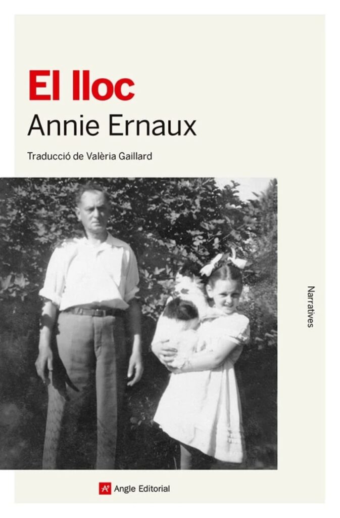 Portada de la traducció en català del llibre 'El lloc', d'Annie Ernaux. Editorial: Angle.