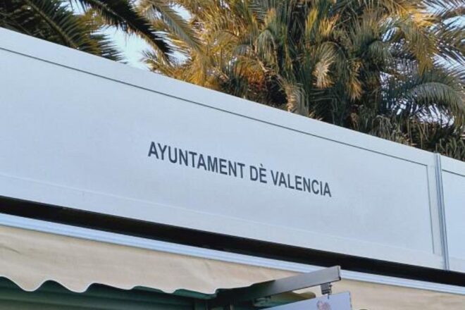 Tres faltes en tres paraules: el nyap lingüístic de l’Ajuntament de València a la Fira del Llibre