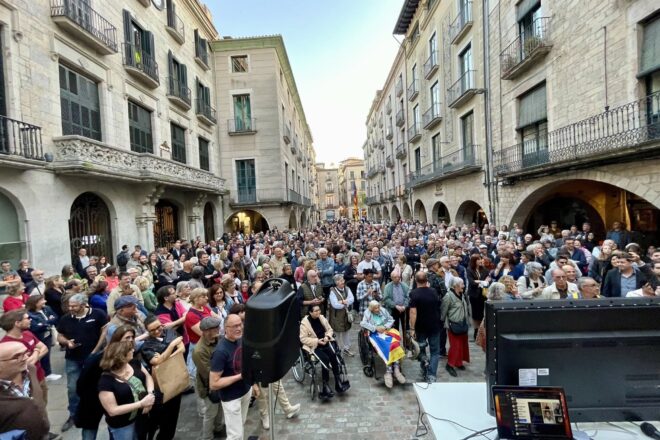 Concentració de suport a Girona a Josep Campmajó, exiliat a Suïssa per la persecució al Tsunami Democràtic